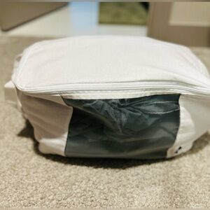 Cashmere Kiwi White Garment Bag